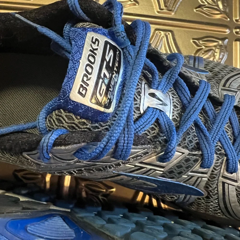 Brooks GTS Adrenaline 17. Running Shoes in Black and Blue size 14 wide. Men’s - Picture 9 of 10